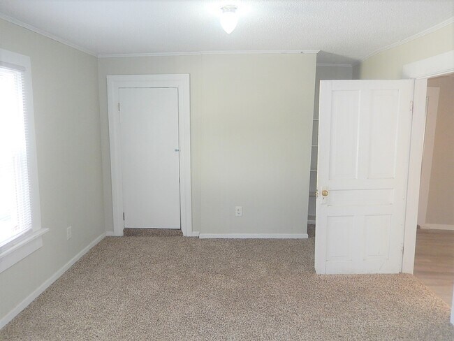 Building Photo - 1015 Oberlin Rd