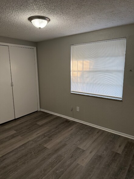 Building Photo - 1713 E Idell St