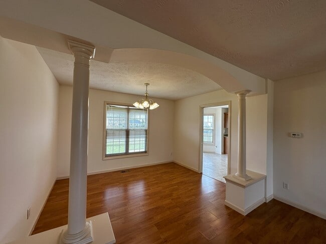 Building Photo - 3922 Wildflower Dr