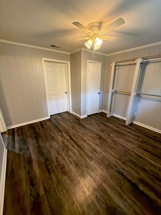 Building Photo - Very Nice Newly Renovated Home in Glenview