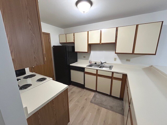 Building Photo - 1345 Cunat Ct