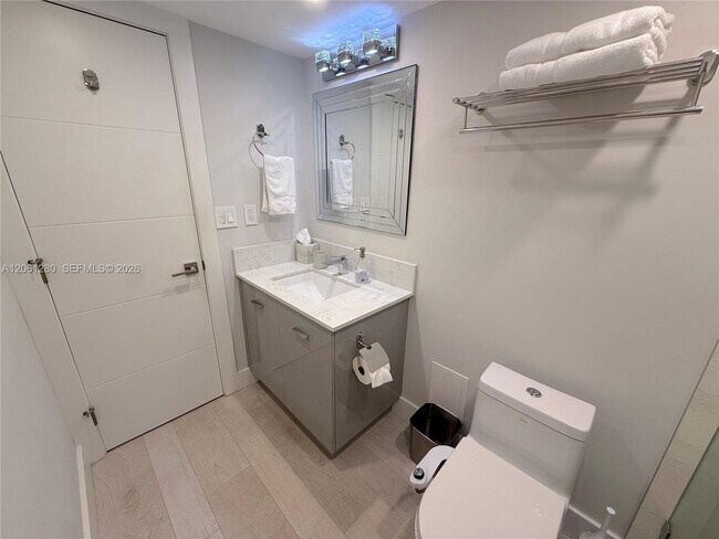 Building Photo - 5555 Collins Ave
