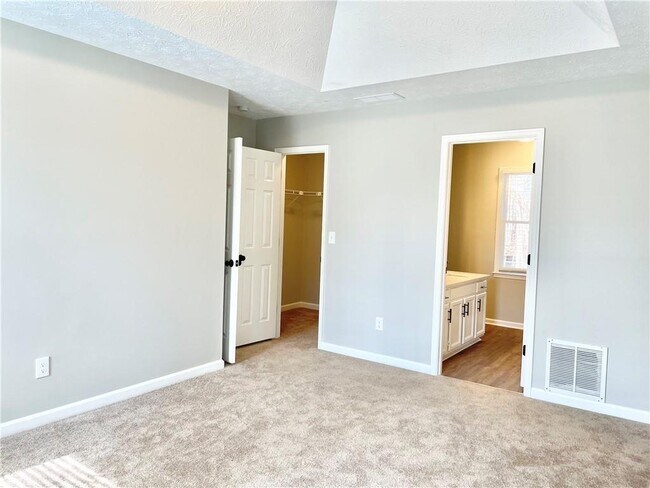 Building Photo - 230 Buck Run