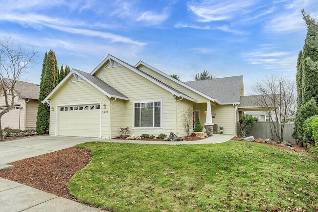 Primary Photo - NEW TO MARKET, 3 BEDROOM EAST MEDFORD HOME