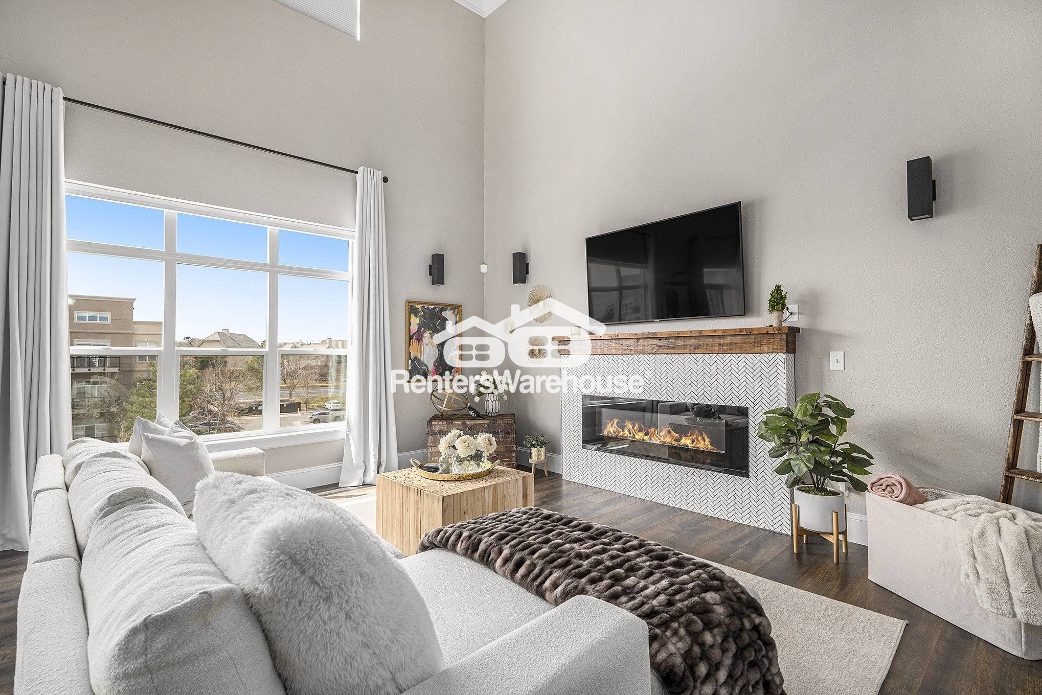Building Photo - 5677 S Park Pl