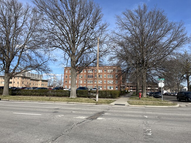 Building Photo - 1630 H St