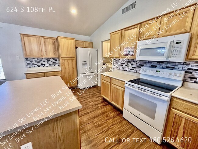 Building Photo - 624 S 108th Pl
