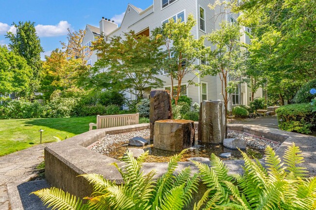 Building Photo - Riverplace Condominiums - 1 bed/1 bath cor...