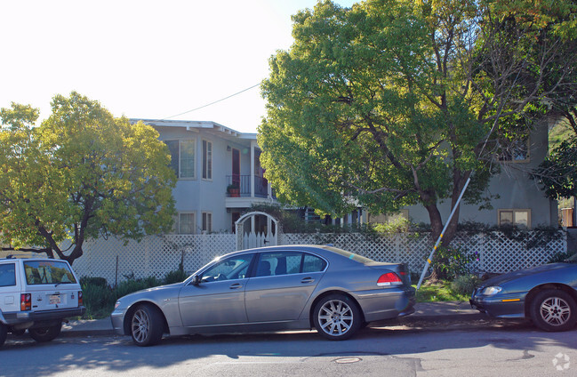 Building Photo - Sa Mona Apartments