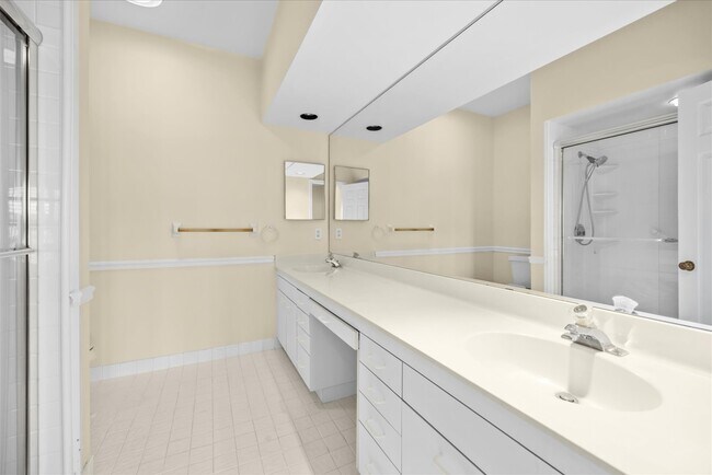 Building Photo - 7362 Pine Creek Way