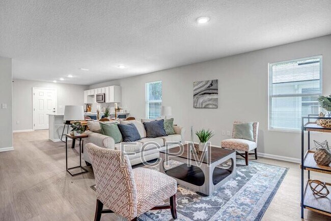Building Photo - 5460 Amazon Ave