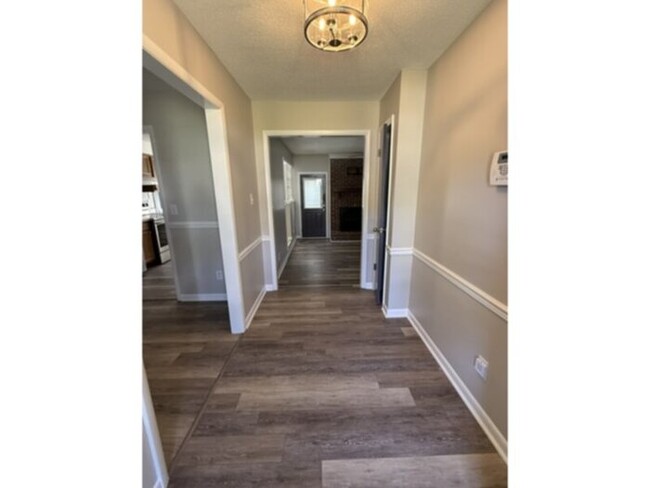 Building Photo - 629 Torhunta Dr