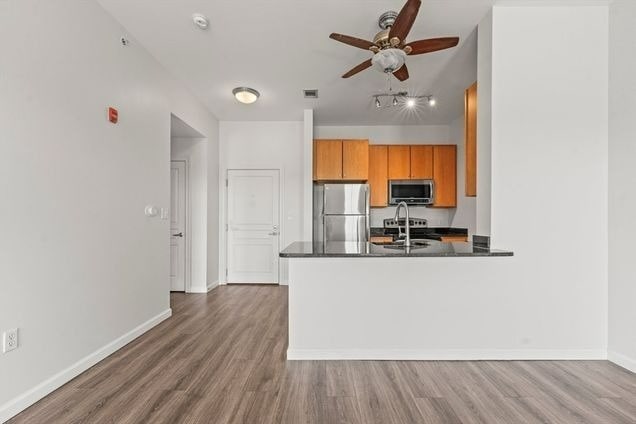 Building Photo - Penthouse 1BR Condo with 10’ Ceilings, Parking & Amenities in Watertown