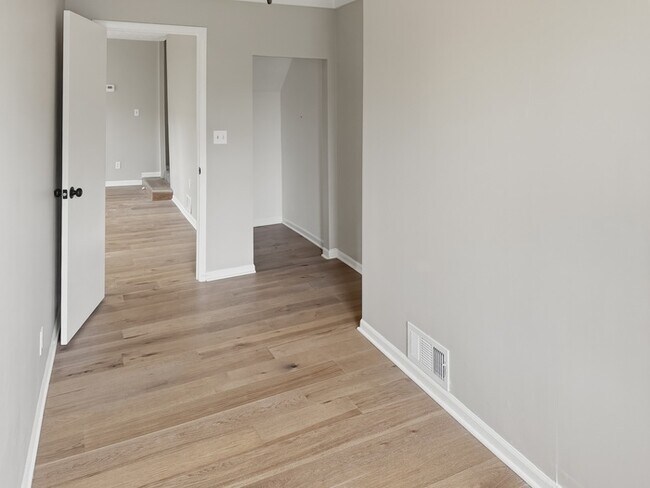 Building Photo - 1321 Hermes Ave