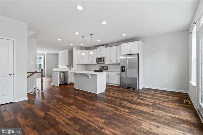 Building Photo - 309 Spring Bank Way