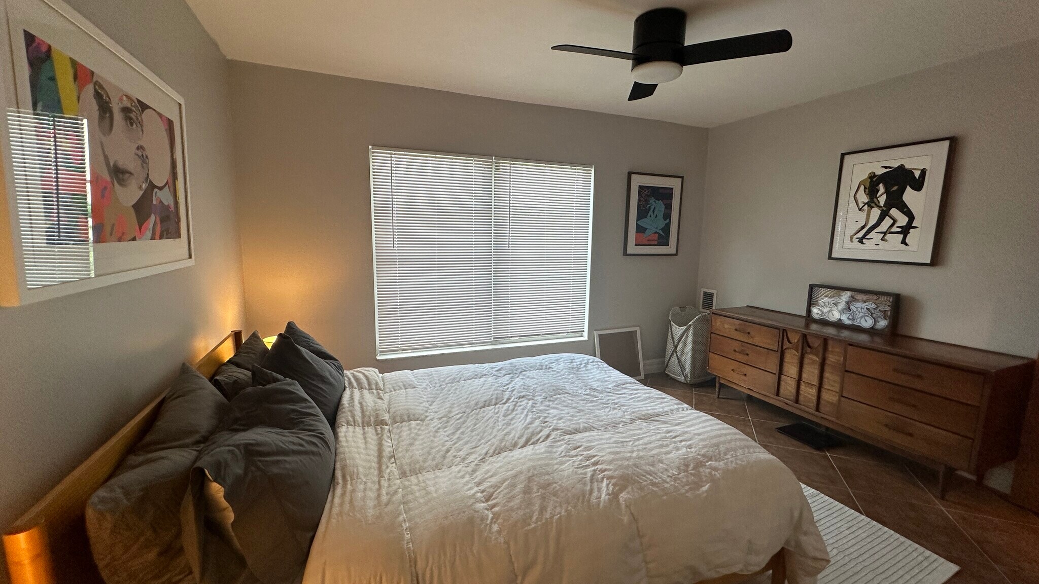 Building Photo - 132 W America St