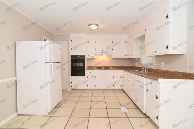 Primary Photo - 3 Bed/2 Bath in Quiet Cul-de-Sac