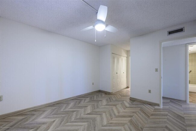 Building Photo - 2300 Aaron St