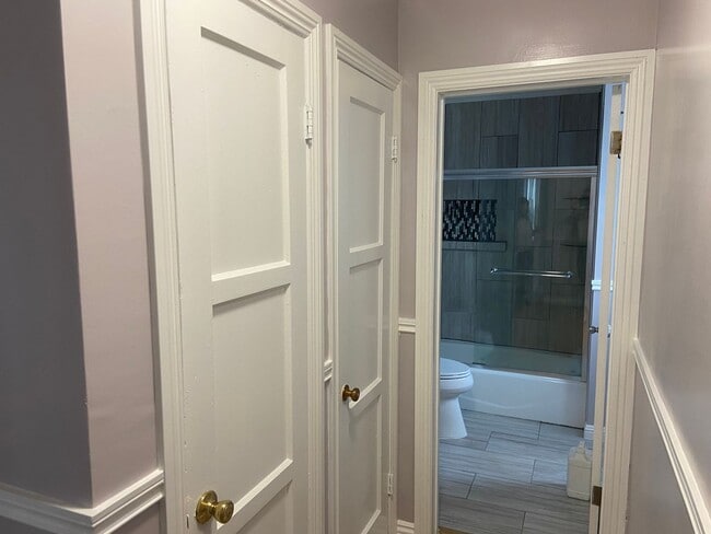 Building Photo - 2 Bedroom House for RENT with Garage and e...