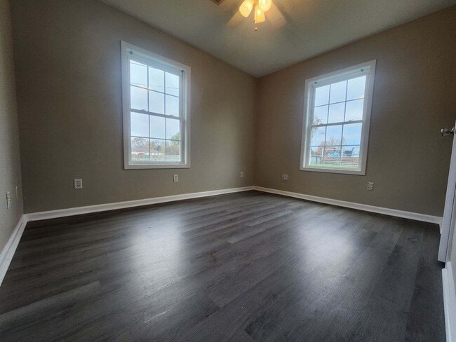 Building Photo - 93 Washington Dr