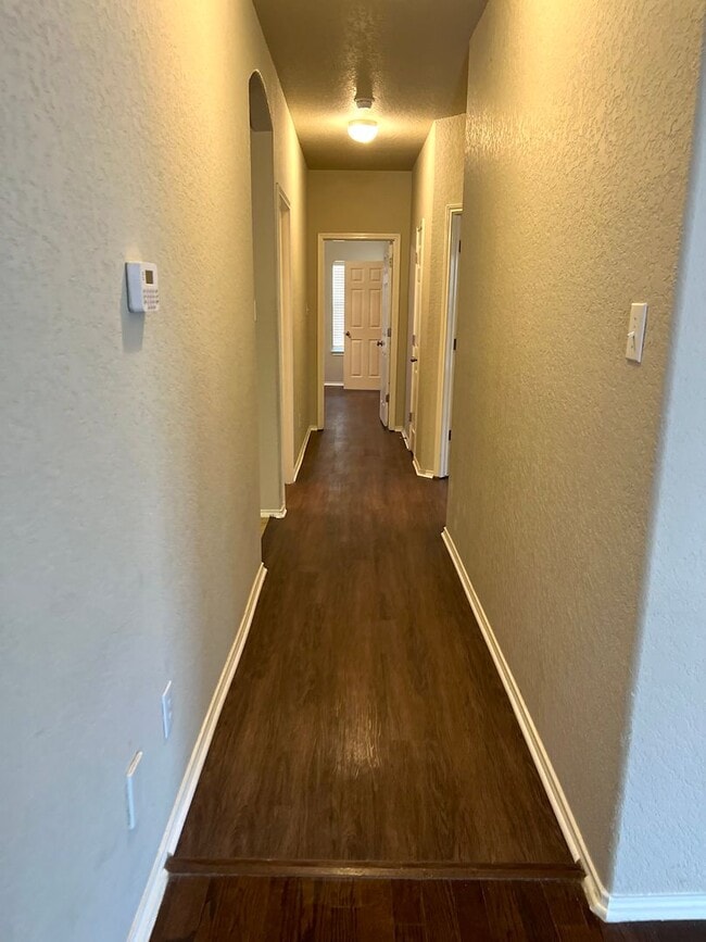 Building Photo - Spacious 3-Bedroom, 2-Bath Single-Story Home in Woodbridge Estates