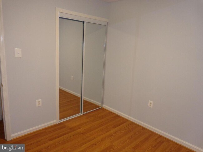 Building Photo - 5565 Peppercorn Dr