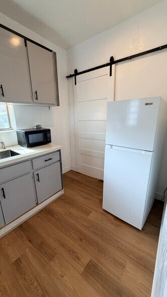 Building Photo - 414 Phippen Waiters Rd