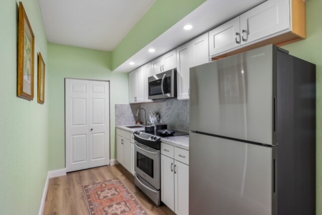 Building Photo - 1207 E River Dr