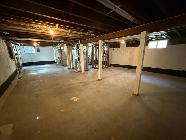 Building Photo - 2BR + Office Seward Park Home w/ A/C & 125...