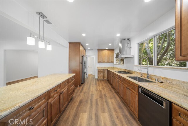 Building Photo - 4542 Collett Ave