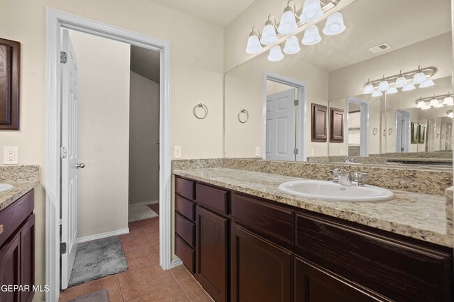 Building Photo - 12000 Prairie Ridge St