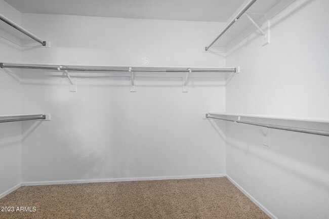 Building Photo - 295 W Goldfinch Way