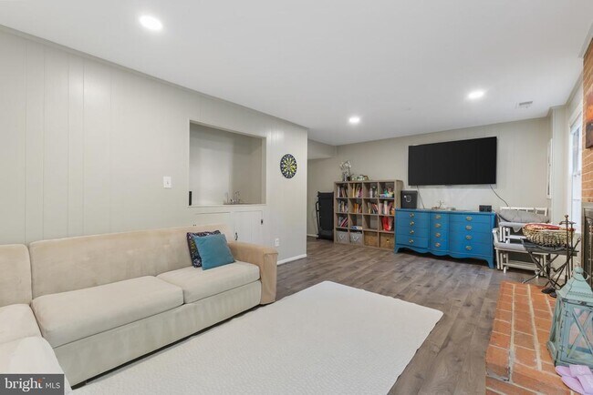 Building Photo - 2805 Lafora Ct