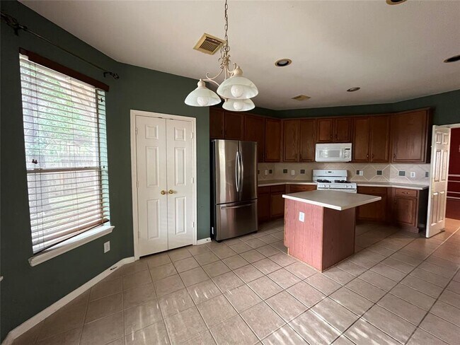 Building Photo - 22531 Tullis Trail Ct
