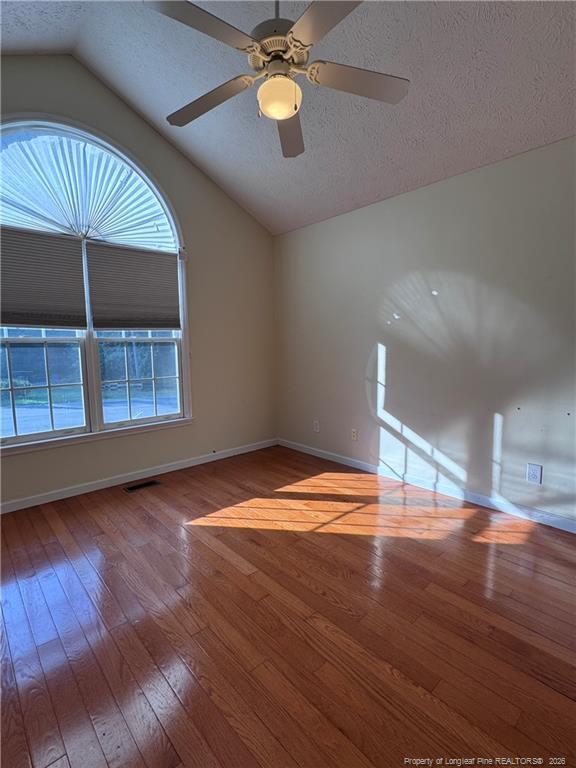 Building Photo - 3028 Coachway Dr