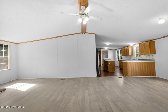Building Photo - 170 Lariat Cir