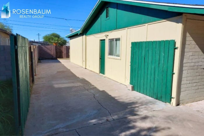 Building Photo - 720 E Brenda Dr