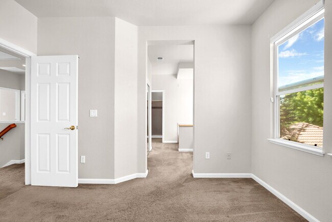 Building Photo - Move-In Ready 4-Bed, 3-Bath Gem in a Covet...