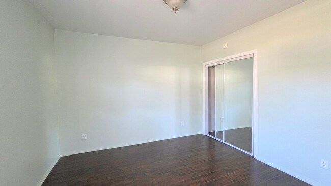 Building Photo - 124 N 12th Ave