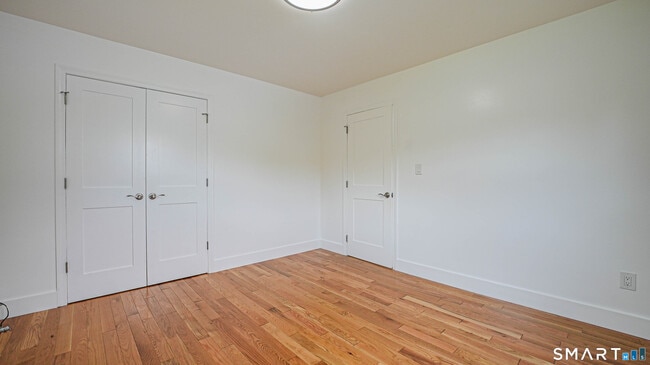 Building Photo - 870 Woodtick Rd