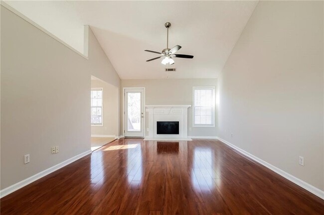 Building Photo - 535 Saddle Ridge Dr