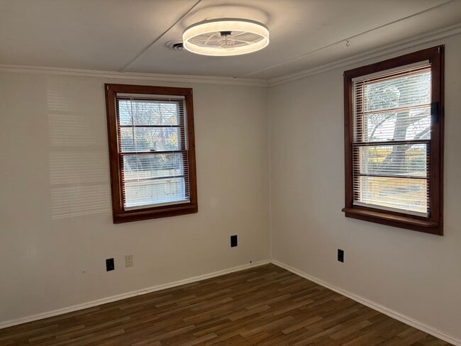 Building Photo - 2 Bedroom 1 Bath Home in Jarvisburg $1895/mo