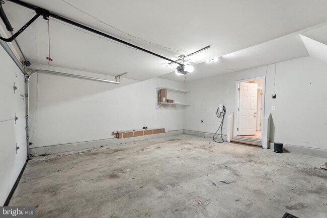 Building Photo - 3363 Beechcliff Dr