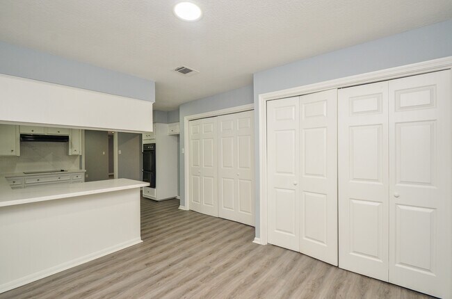 Building Photo - 7703 Quail Meadow Dr