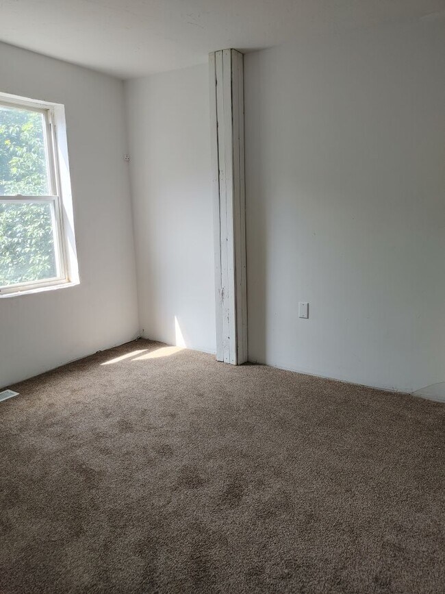 Building Photo - 34 N Franklin St