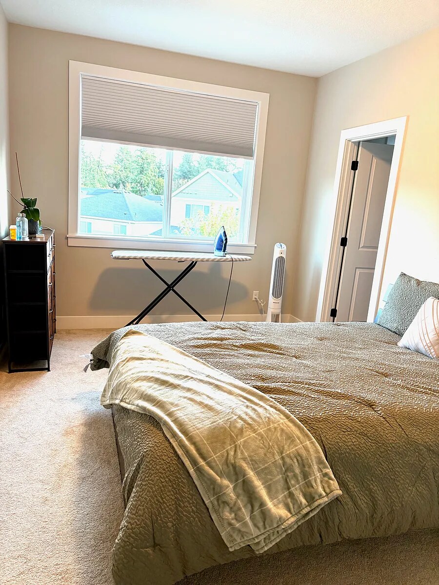 Building Photo - 12053 NW Weaver Ln