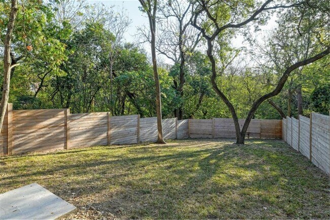 Building Photo - 6712 Hart Ln