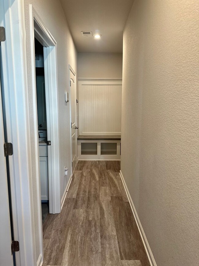 Building Photo - New construction 3 bedroom, 3.5 bathroom c...