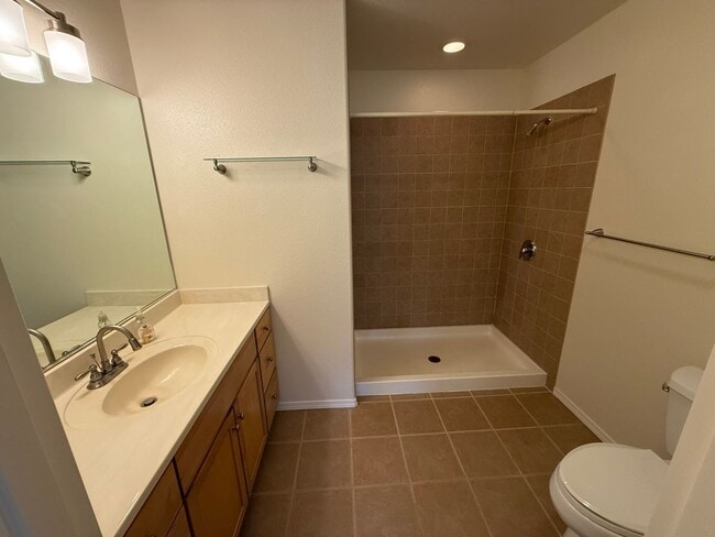 Building Photo - Regency at Huleia Lihue Two bedroom, two and a half bath, unfurnished corner unit Townhome.