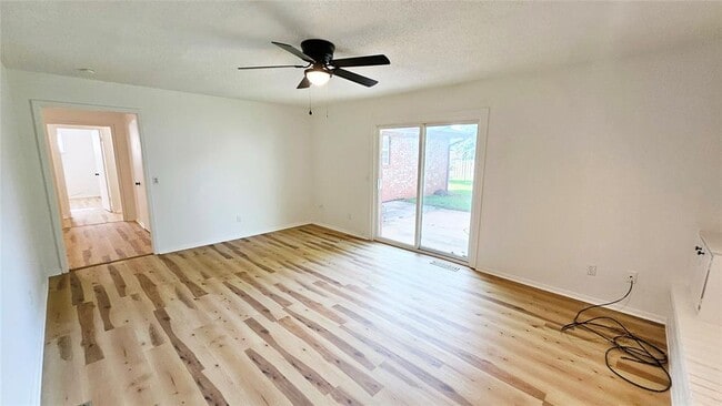 Building Photo - 1416 NW 105th Terrace